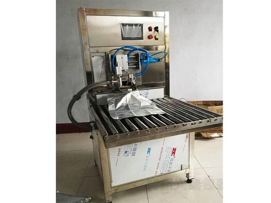 Machine de remplissage liquide de BAVOIR d'exactitude de l'engrais ±1% SUS304 5-30L