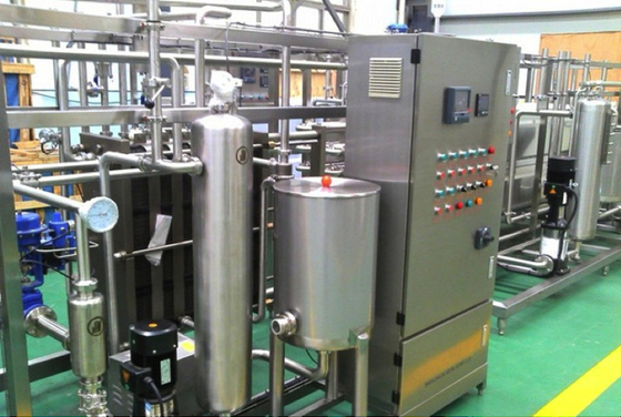 Sus304/316 machine de pasteurisation avec PLC pour la ligne de transformation du lait / yogourt / jus de fruits