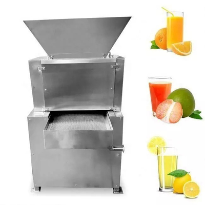 Machine d'extracteur de presse-agrumes électrique faisant du jus de citron orange fraîchement pressé