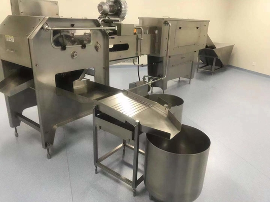 Machine à casser des œufs avec fonction de séparation de tasse pour le produit à base d'œufs pleins de jaunes blancs