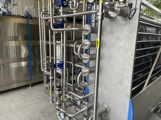 Stérilisateur UHT efficace et facile à utiliser pour la ligne de transformation de jus de fruits / bière personnalisé 500-20000L/H Equipement de stérilisation tubulaire SUS304/316