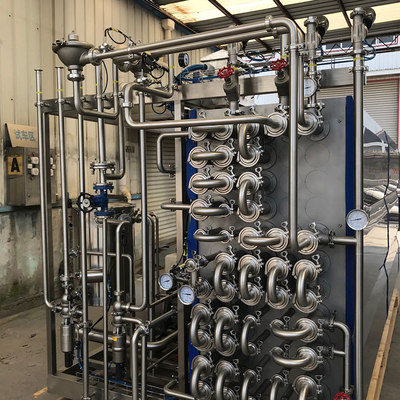 Stérilisateur UHT personnalisé de 500 à 2000 L/H Pour la ligne de traitement du jus d'orange/pomme/noix de coco