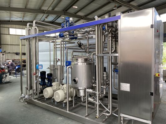 Équipé basé sur la capacité de production d'un autoclave stérilisateur à température ultra élevée assurant la sécurité et la stérilisation des produits liquides