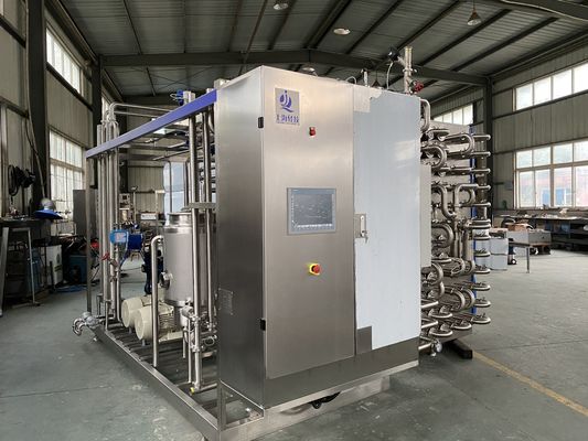 Équipé basé sur la capacité de production d'un autoclave stérilisateur à température ultra élevée assurant la sécurité et la stérilisation des produits liquides