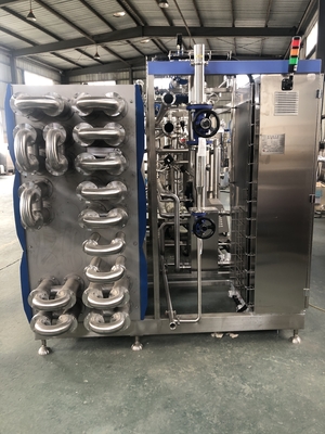 Stérilisateur entièrement automatique personnalisé 500-2000 l/h Uht pour la ligne de transformation du lait/jus/sauce Sus304/316