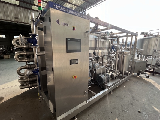 Stérilisateur entièrement automatique personnalisé 500-2000 l/h Uht pour la ligne de transformation du lait/jus/sauce Sus304/316