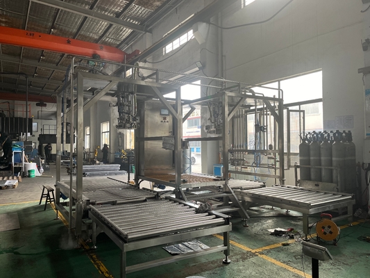 Double tête personnalisé 20-1000L BID Bag In Drum Remplisseur aseptique pour les jus / confiture / pâte de tonne Boîte de remplissage machine avec PLC SUS304/316