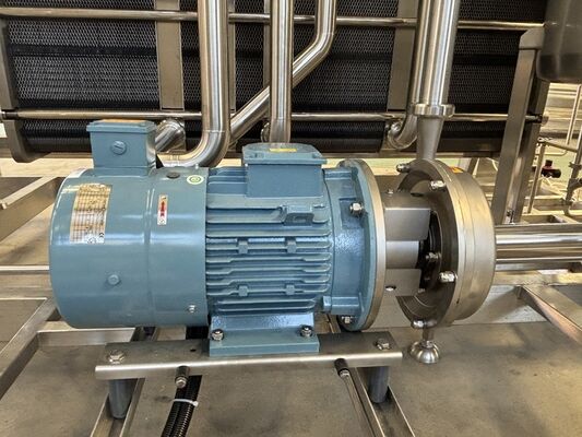 500 à 20000 litres par heure Capacité de pasteurisation Stérilisateur en acier inoxydable 304 ou 316 pour la transformation des aliments et des boissons
