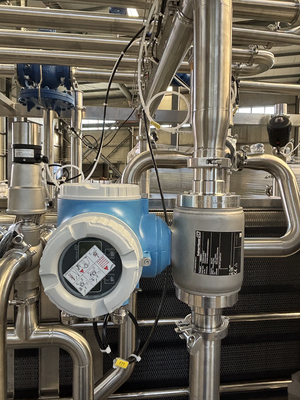 500 à 20000 litres par heure Capacité de pasteurisation Stérilisateur en acier inoxydable 304 ou 316 pour la transformation des aliments et des boissons